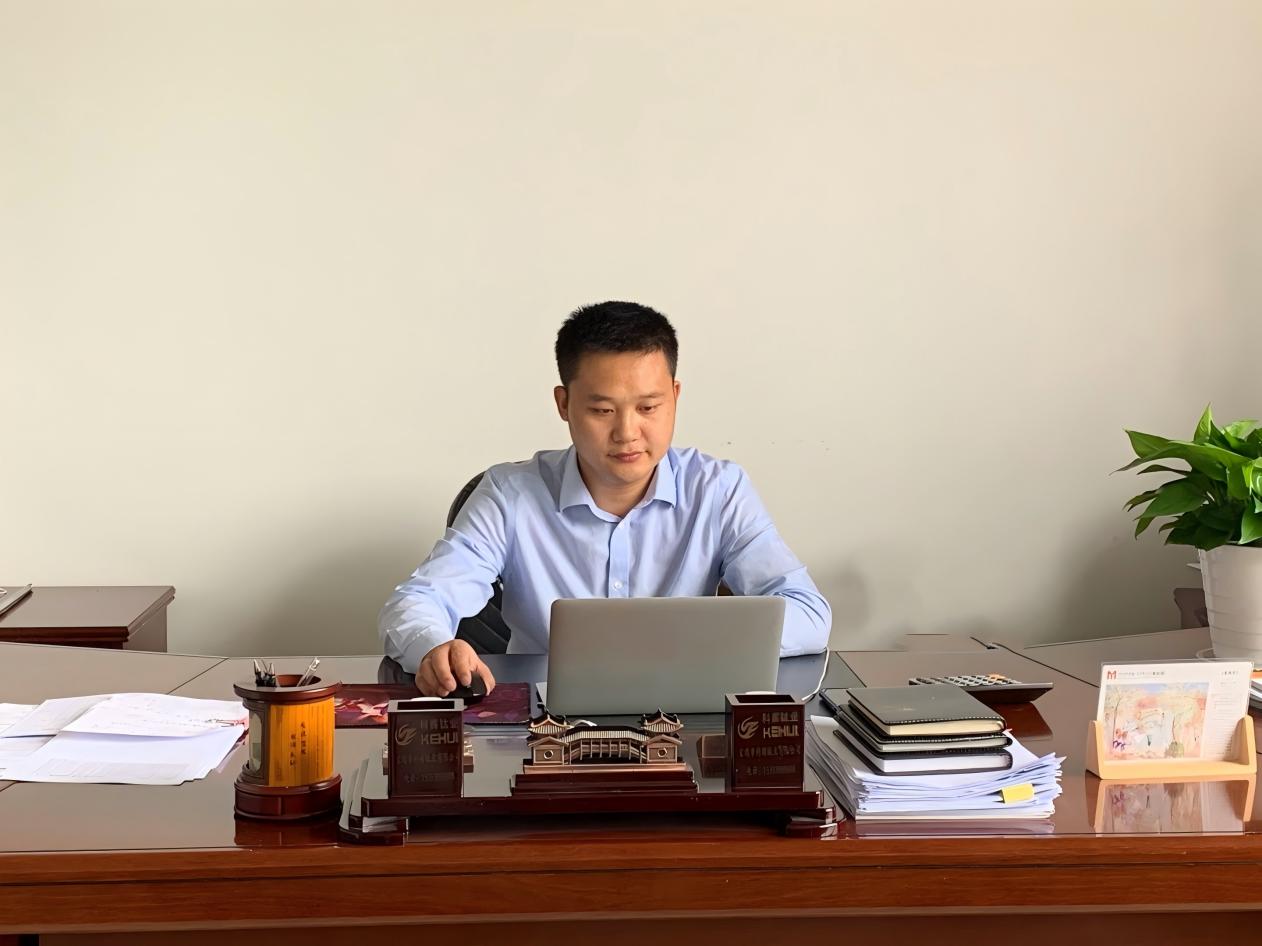 我公司總經理熊自強被評為“隨州市勞動模范和先進工作者”